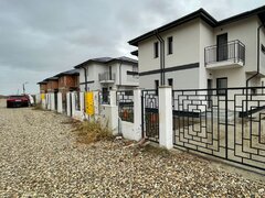 Vila moderna tip duplex, Strada Calugareni, Comuna Berceni